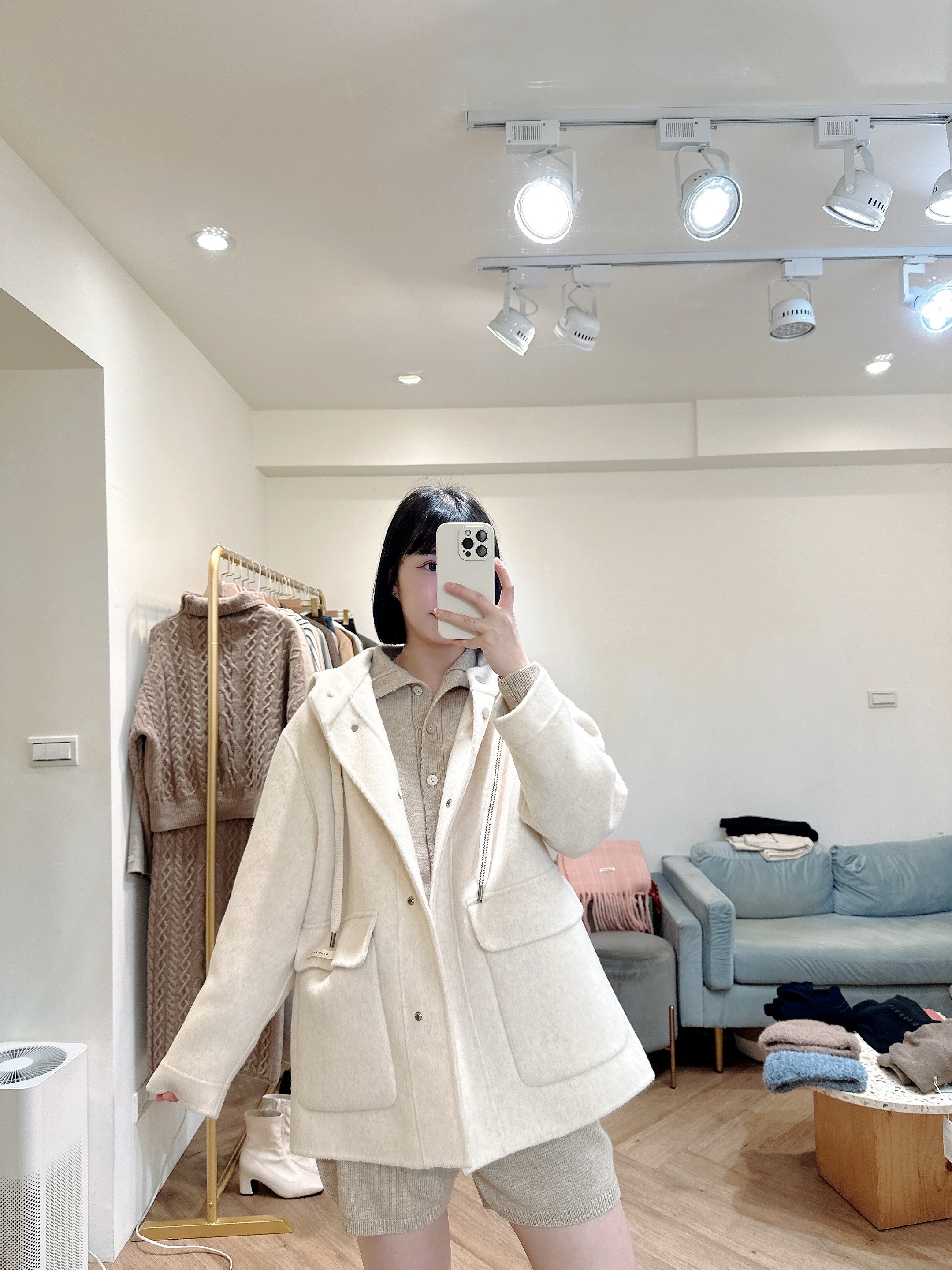 米白羊毛連帽外套