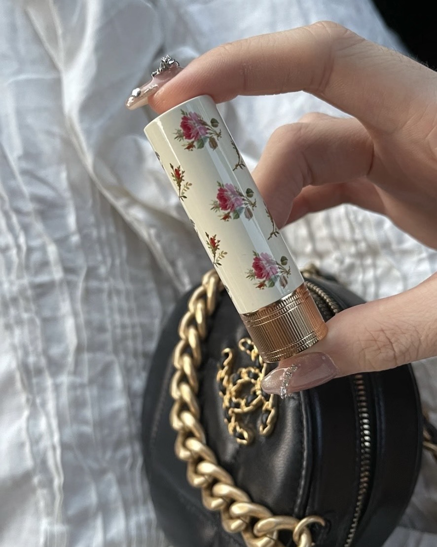 <現貨>Gucci 古馳 薄紗 唇膏3.5g 碎花 #208蜜桃奶茶