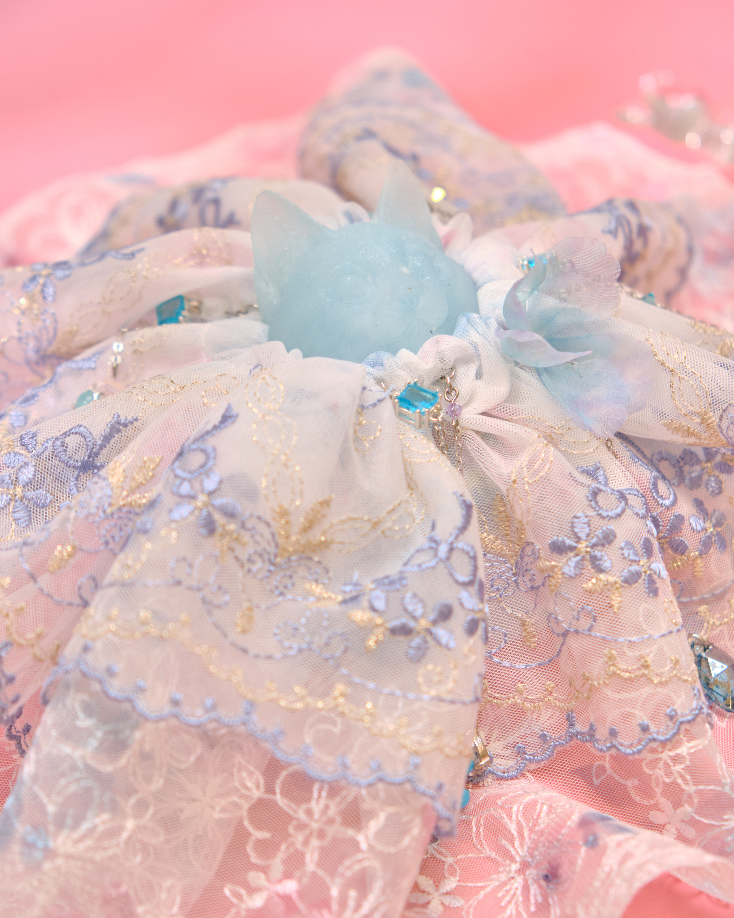 13213 Snowy Mist Lace Reverie Scrunchies