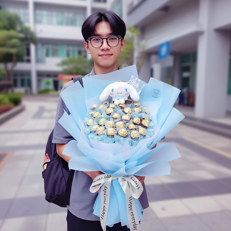 男生拿大頭狗金莎分享藍色花束