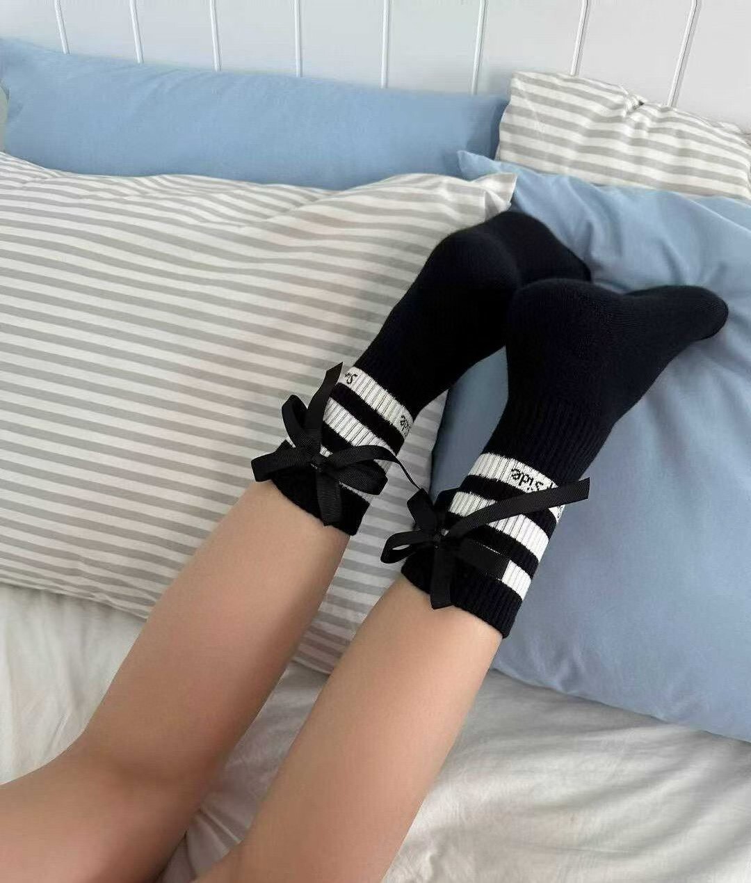 黑色緞帶蝴蝶結襪子