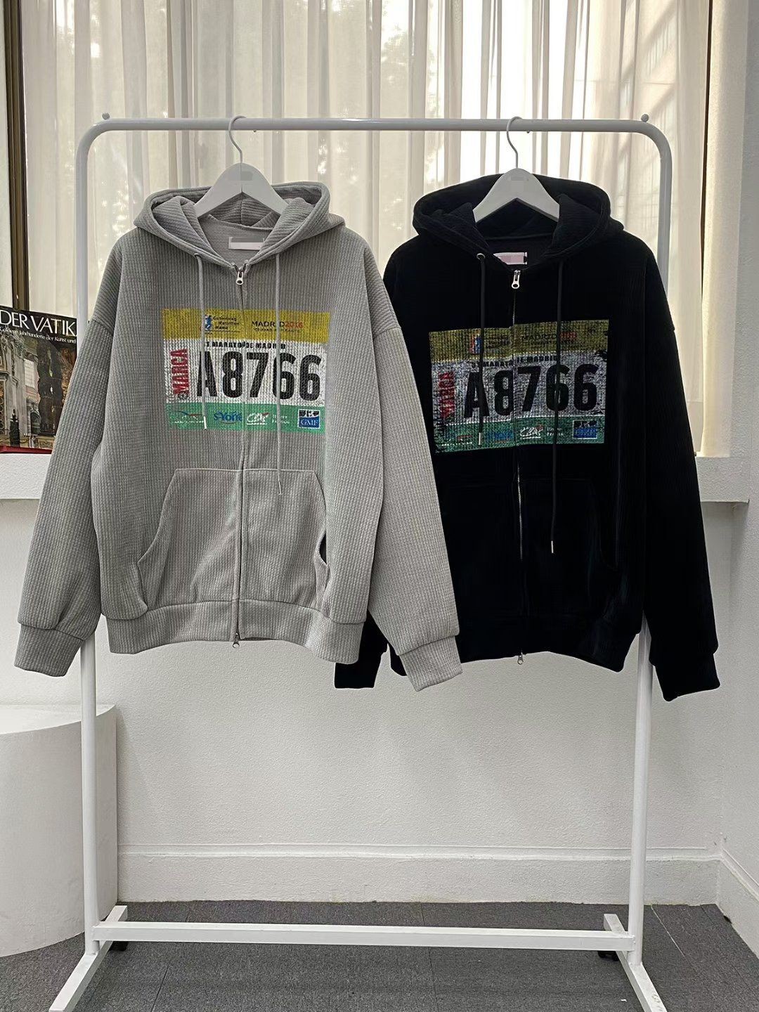 英文字連帽拉鍊外套 JK2772