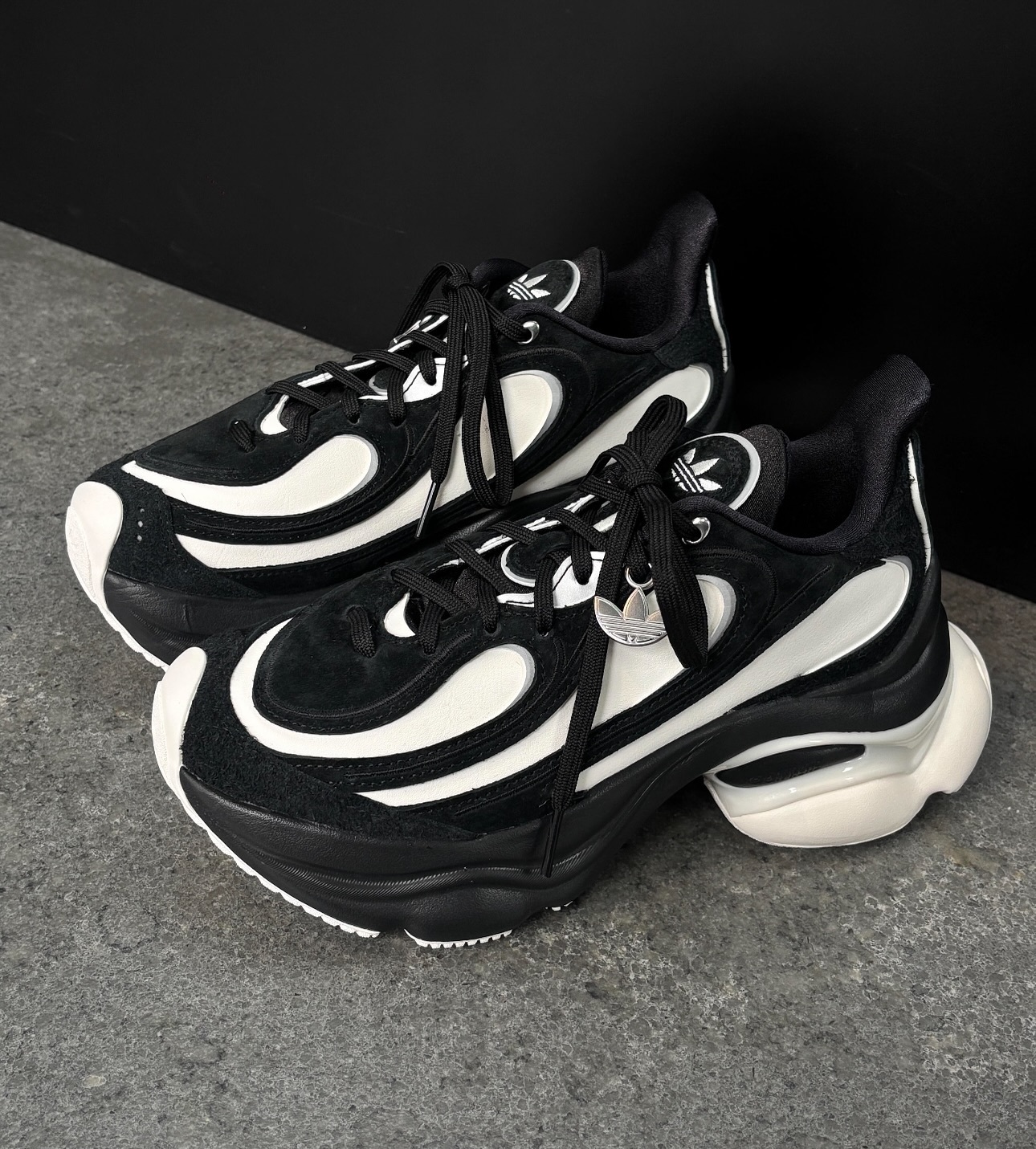 ADIDAS Originals OZVENUZ ODS 老爹鞋 白黑 (HQ2679)