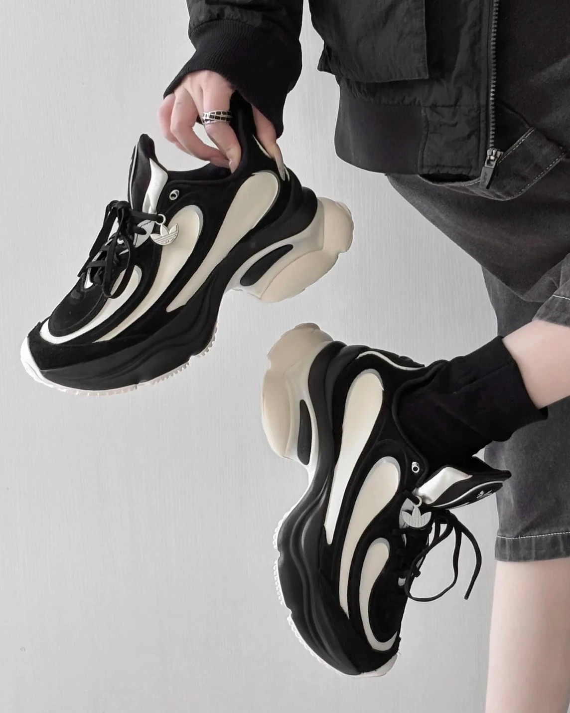 ADIDAS Originals OZVENUZ ODS 老爹鞋 白黑 (HQ2679)