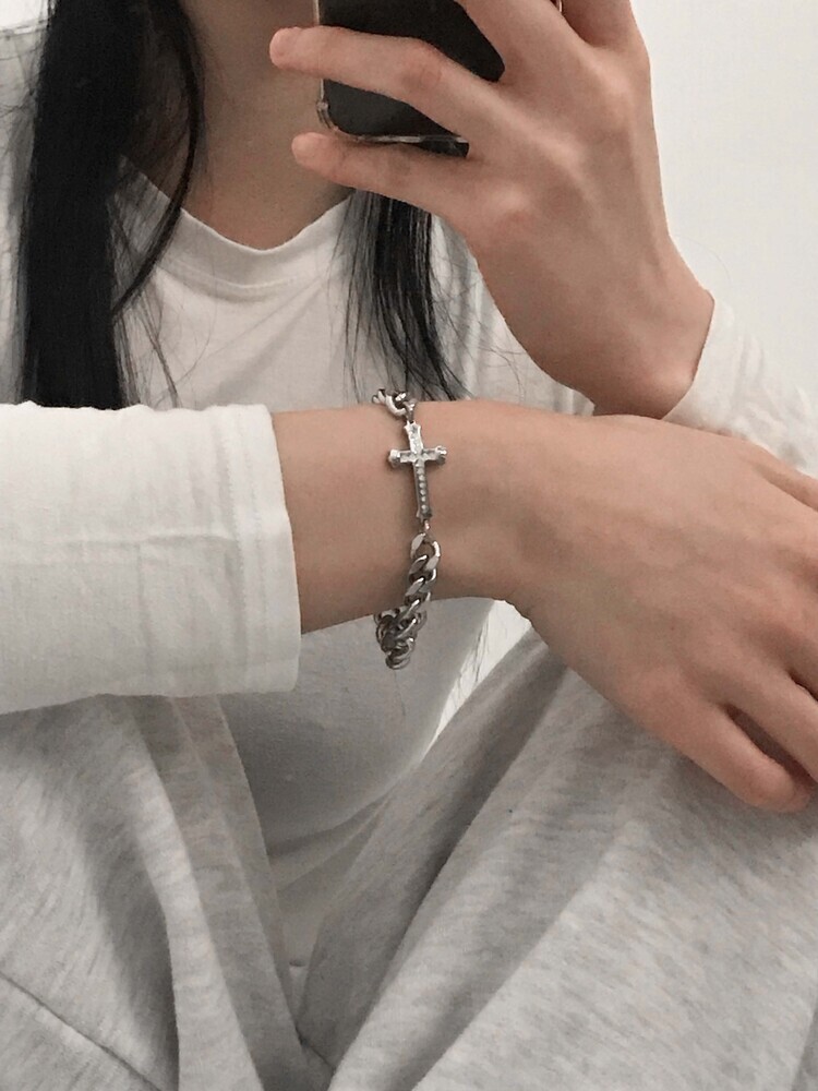 冬天同款 韓國 OFUSE cross bracelet 鋼 十字架 水鑽 古巴練