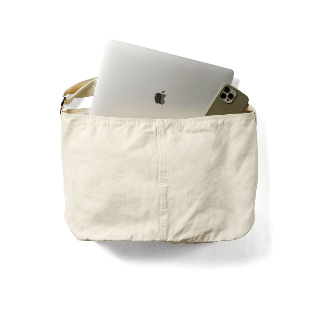 CANVAS MESSENGER BAG 帆布郵差包