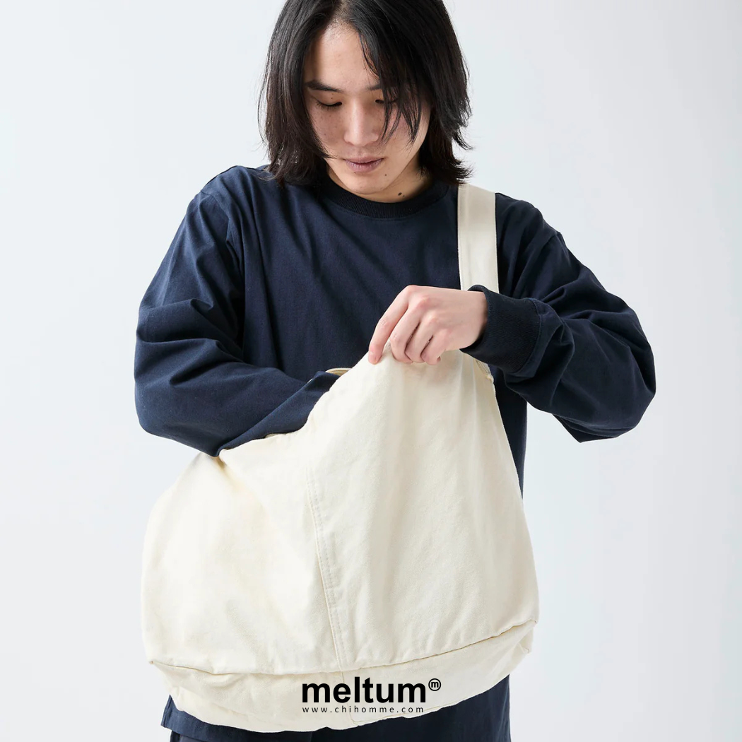 CANVAS MESSENGER BAG 帆布郵差包