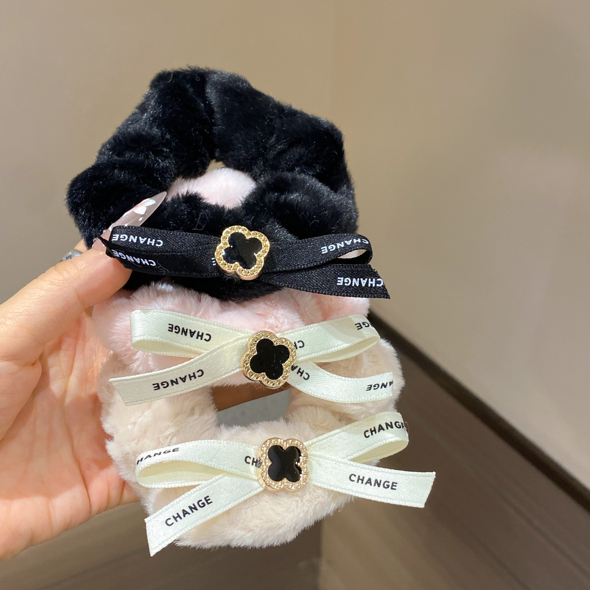 [3 FOR RM10] Clover Plush Scrunchies