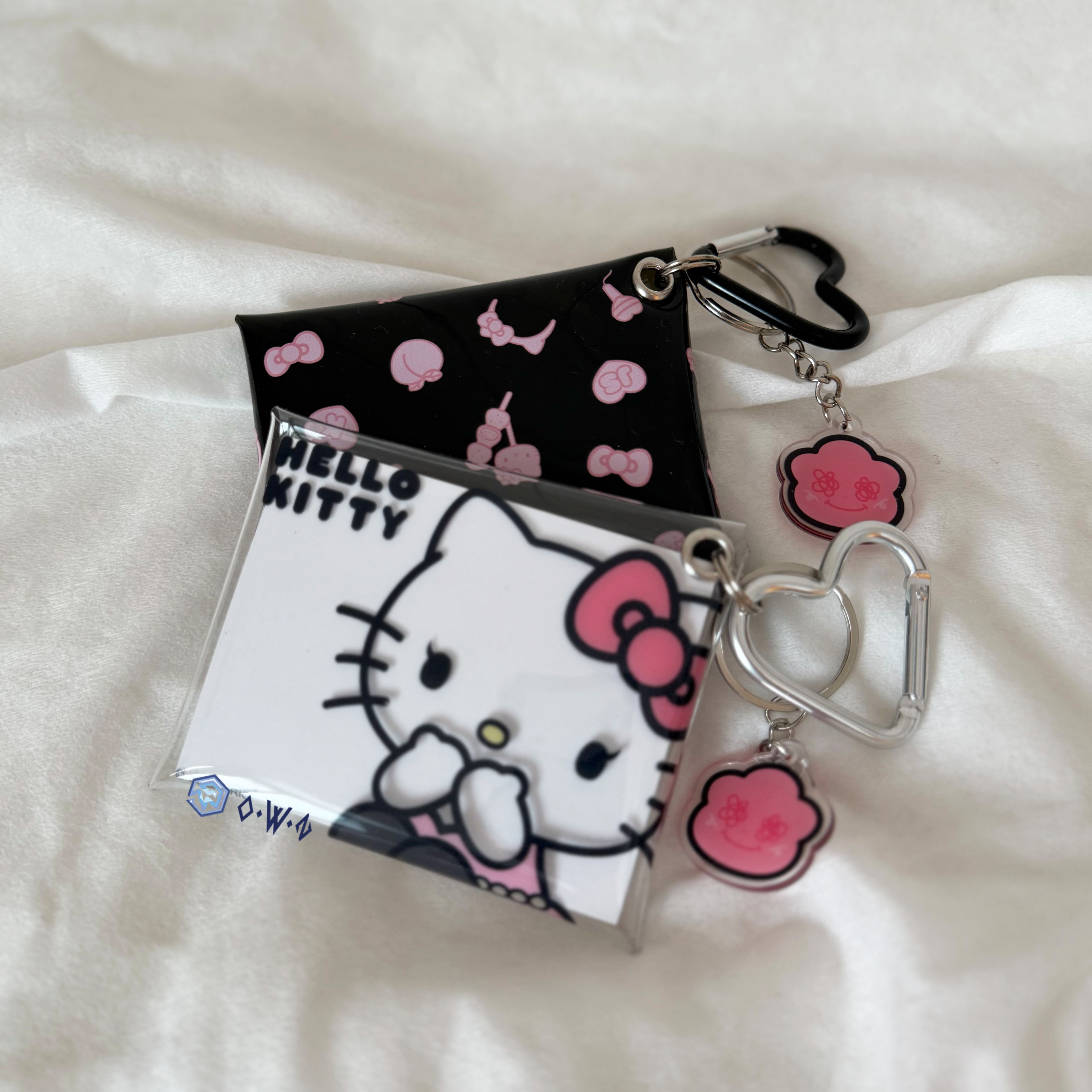 【OWN】Jisoo X Hello Kitty 吊飾 小錢包 透明 BlackPink 聯名 限量 韓國限定 黑色 白色