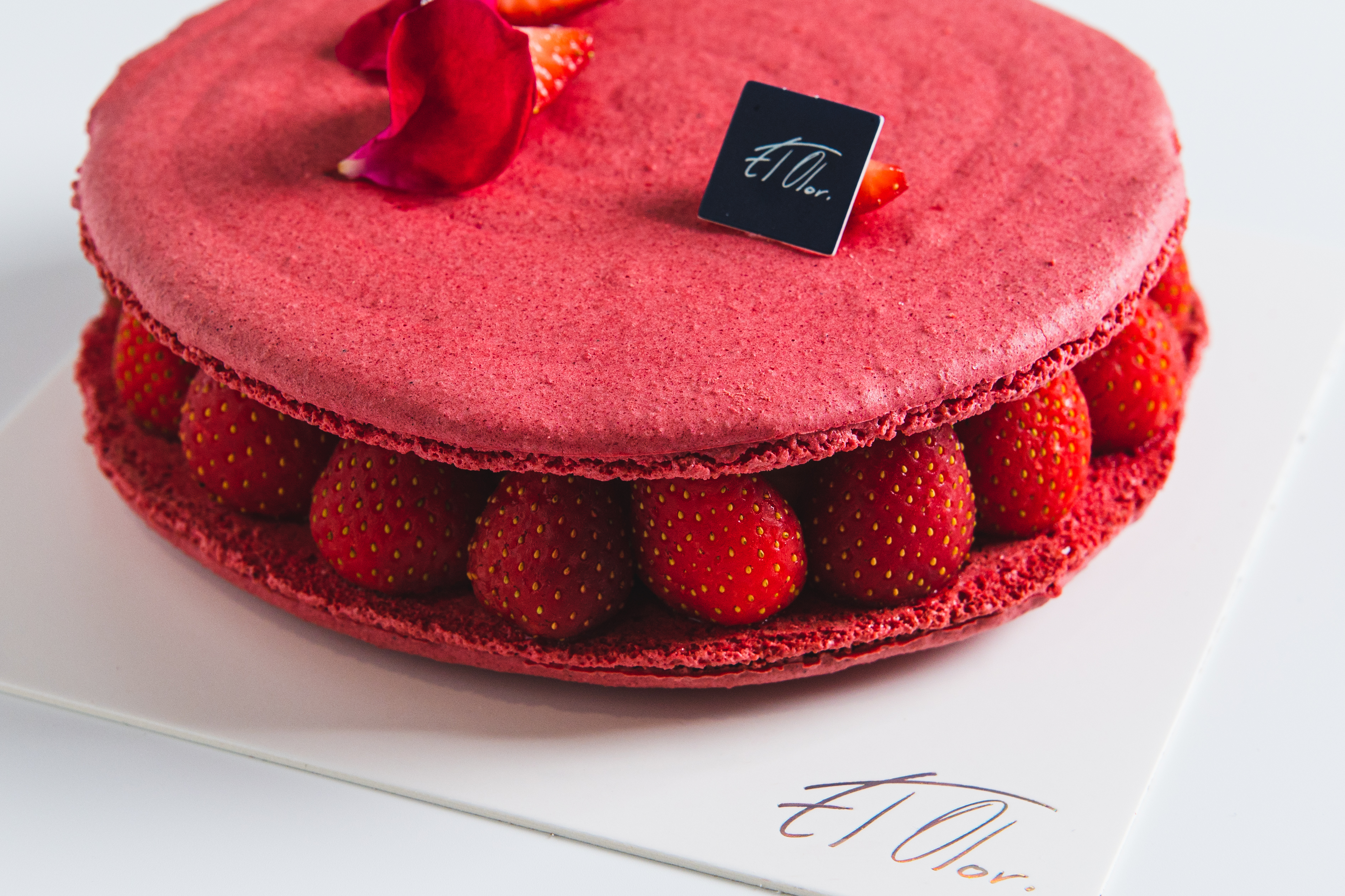 巨大版草莓馬卡龍｜El.Olor草莓馬卡龍｜台南甜點店推薦