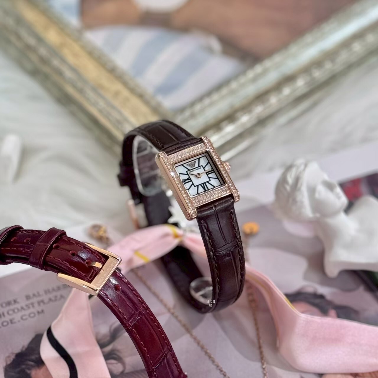 【EMPORIO ARMANI 亞曼尼】晶鑽方形珍珠貝女錶AR80083SET 20mm 現代鐘錶