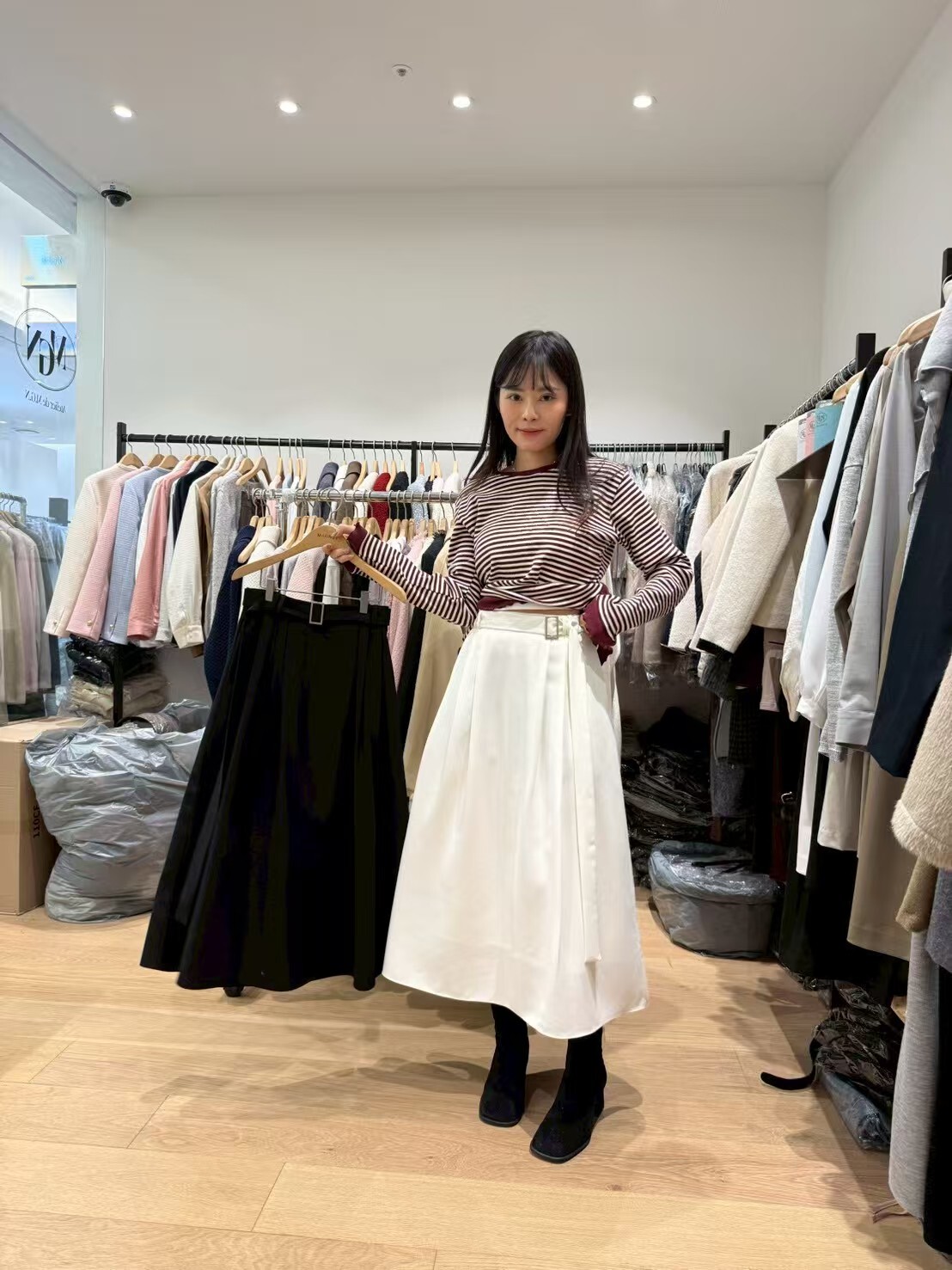 MN5431 方扣腰帶傘形半身裙 *特價* (優惠碼同充值購物金不適用)