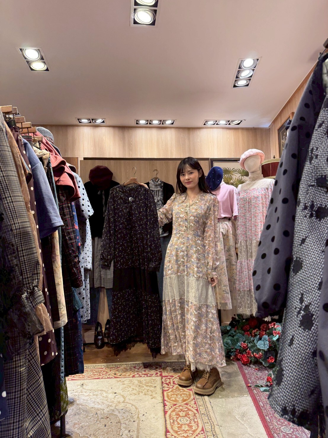 KM5239 溫柔印花拼接蕾絲長袖連衣裙