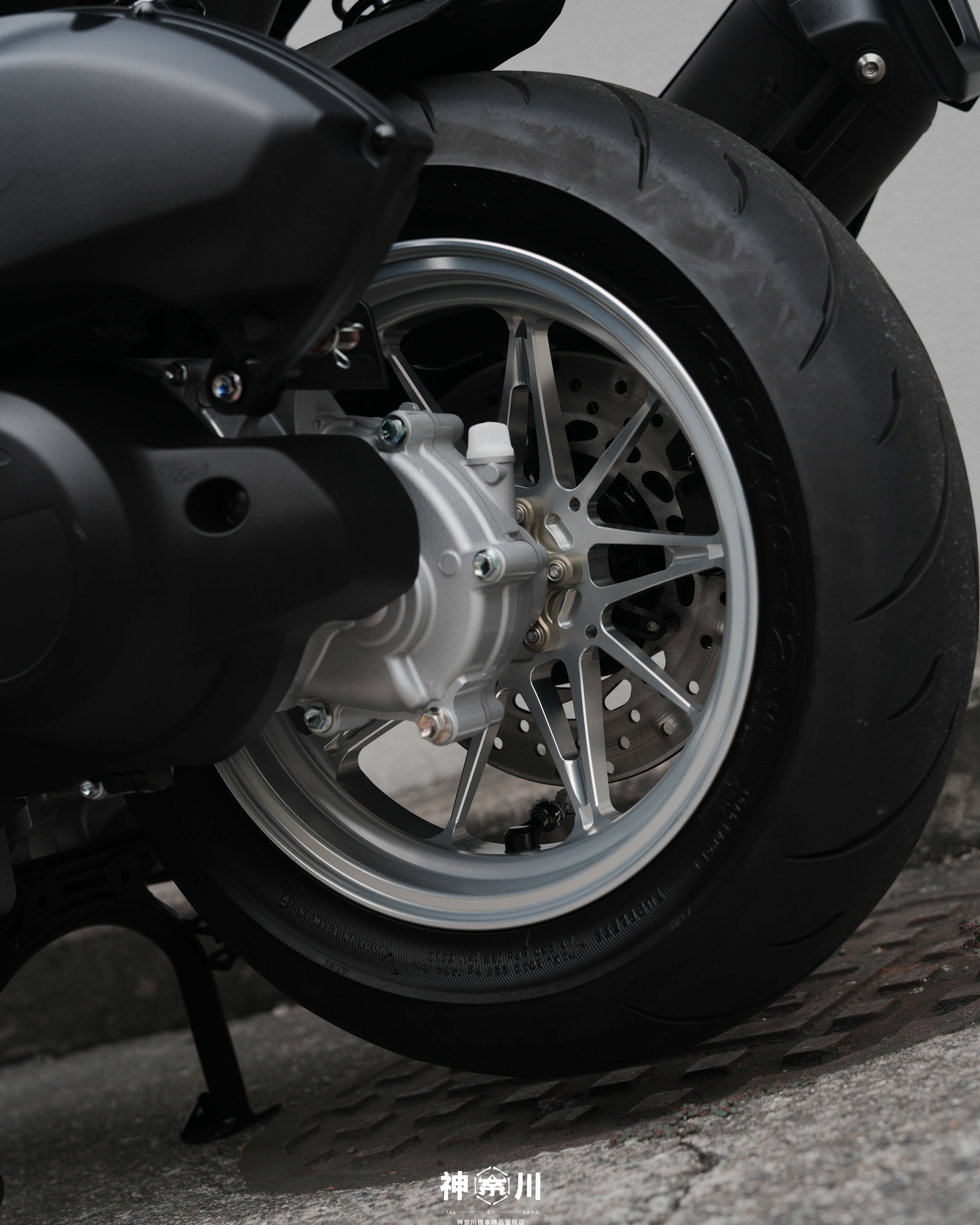 【鯊魚工廠V款鍛框】