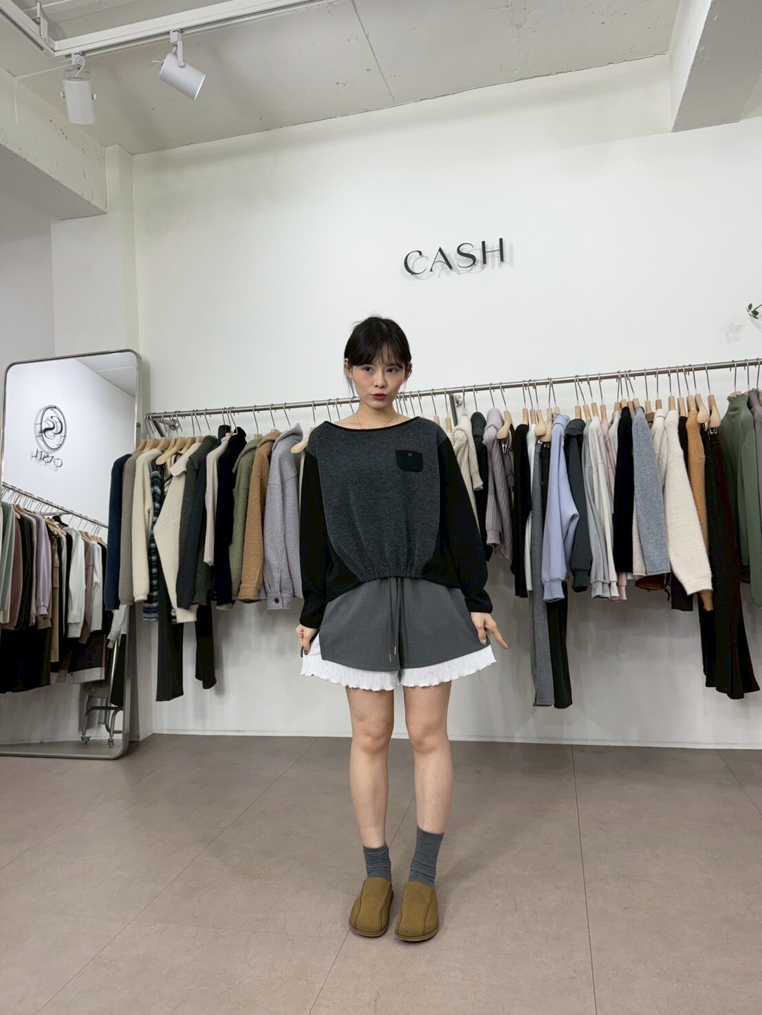 CA5405 全橡筋拼接皺皺短褲 *特價* (優惠碼同充值購物金不適用)