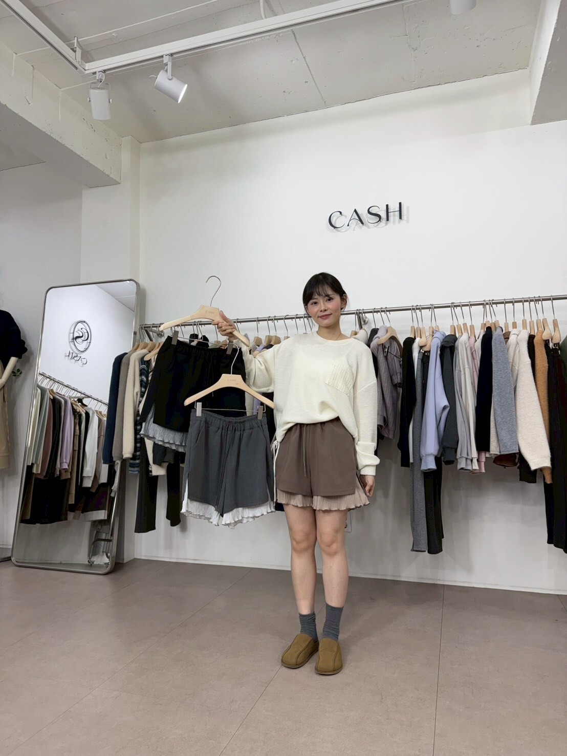 CA5405 全橡筋拼接皺皺短褲 *特價* (優惠碼同充值購物金不適用)