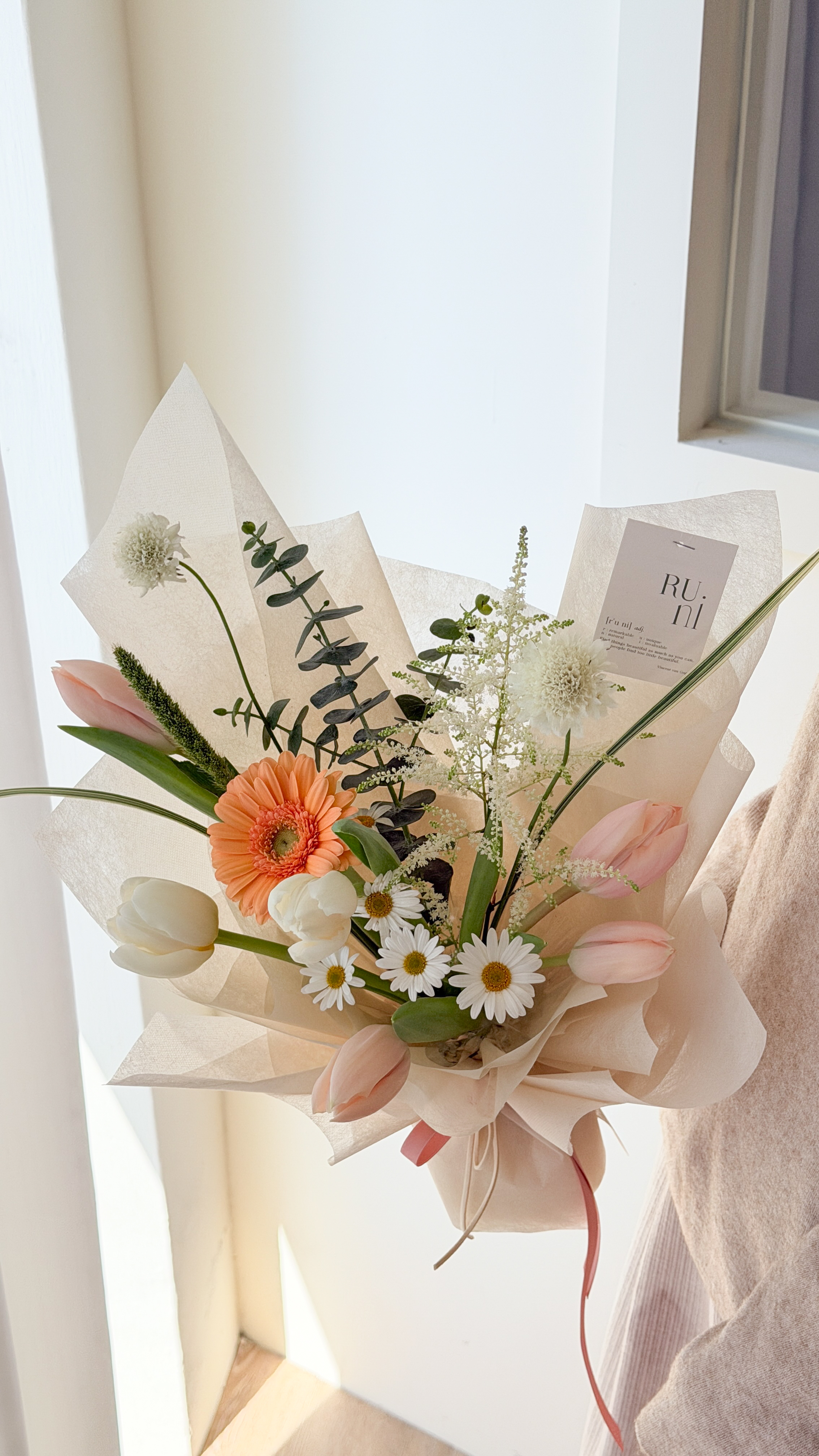 春日花間-進口鬱金香綜合鮮花花束