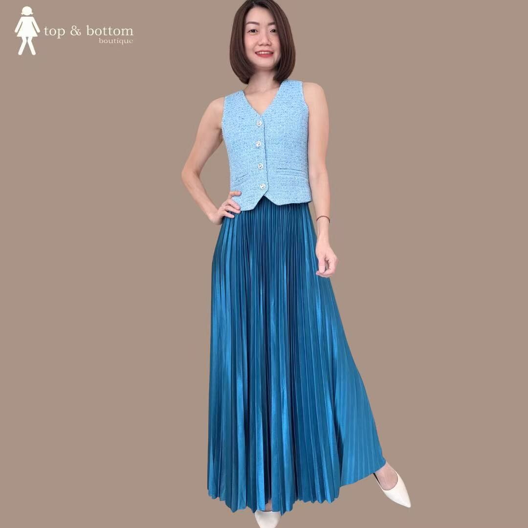 SLEEVELESS TWEED BUTTON VEST