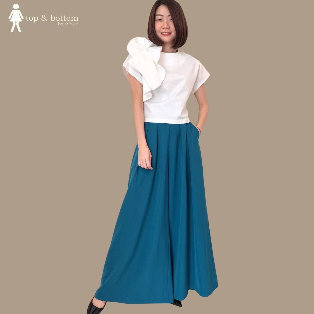 V SLEEVE SOLID SHORT BLOUSE WITH RUFFLES