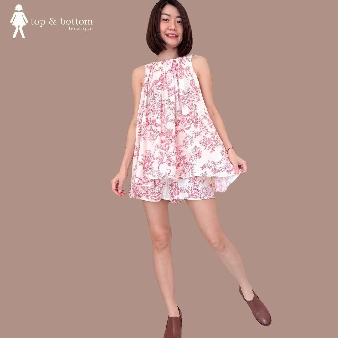 SLEEVELESS FLORAL BLOUSE & SHORTS SET SUIT