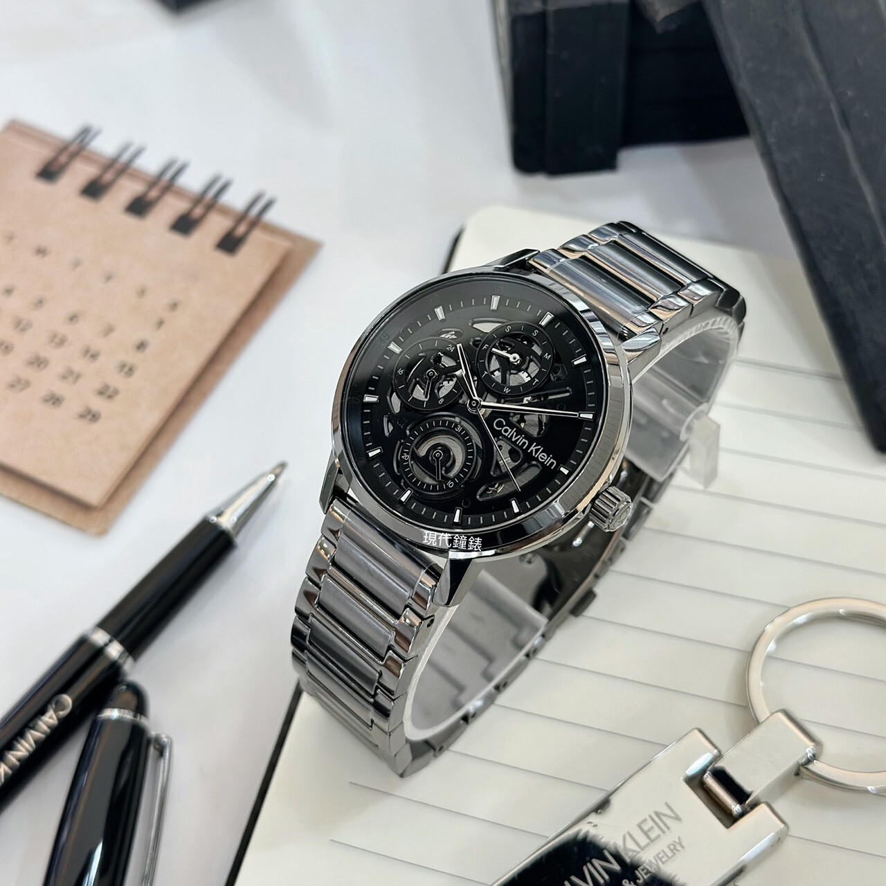 【CALVIN KLEIN】全黑半簍空鍊帶錶CK25200563 40mm 現代鐘錶