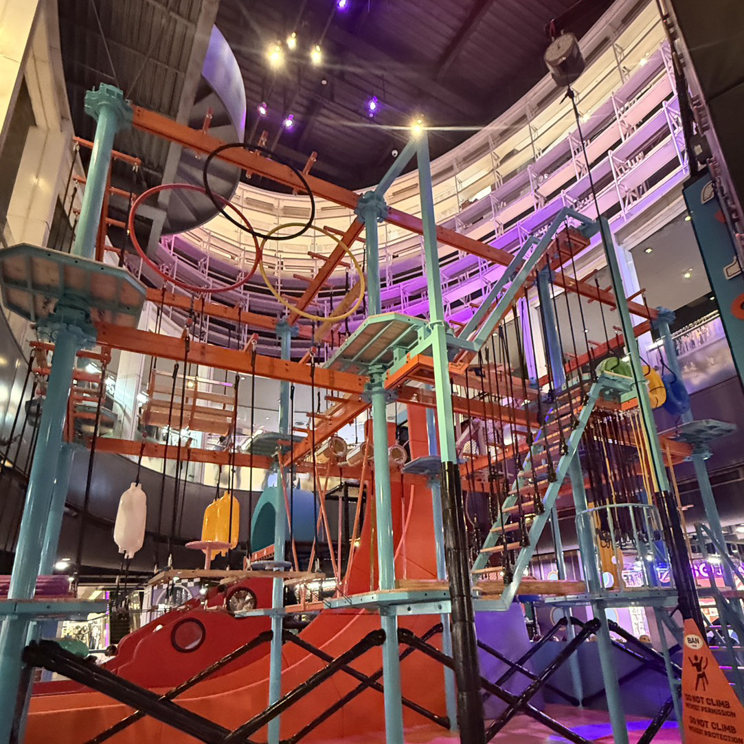 大型室內高空冒險闖關遊樂設施