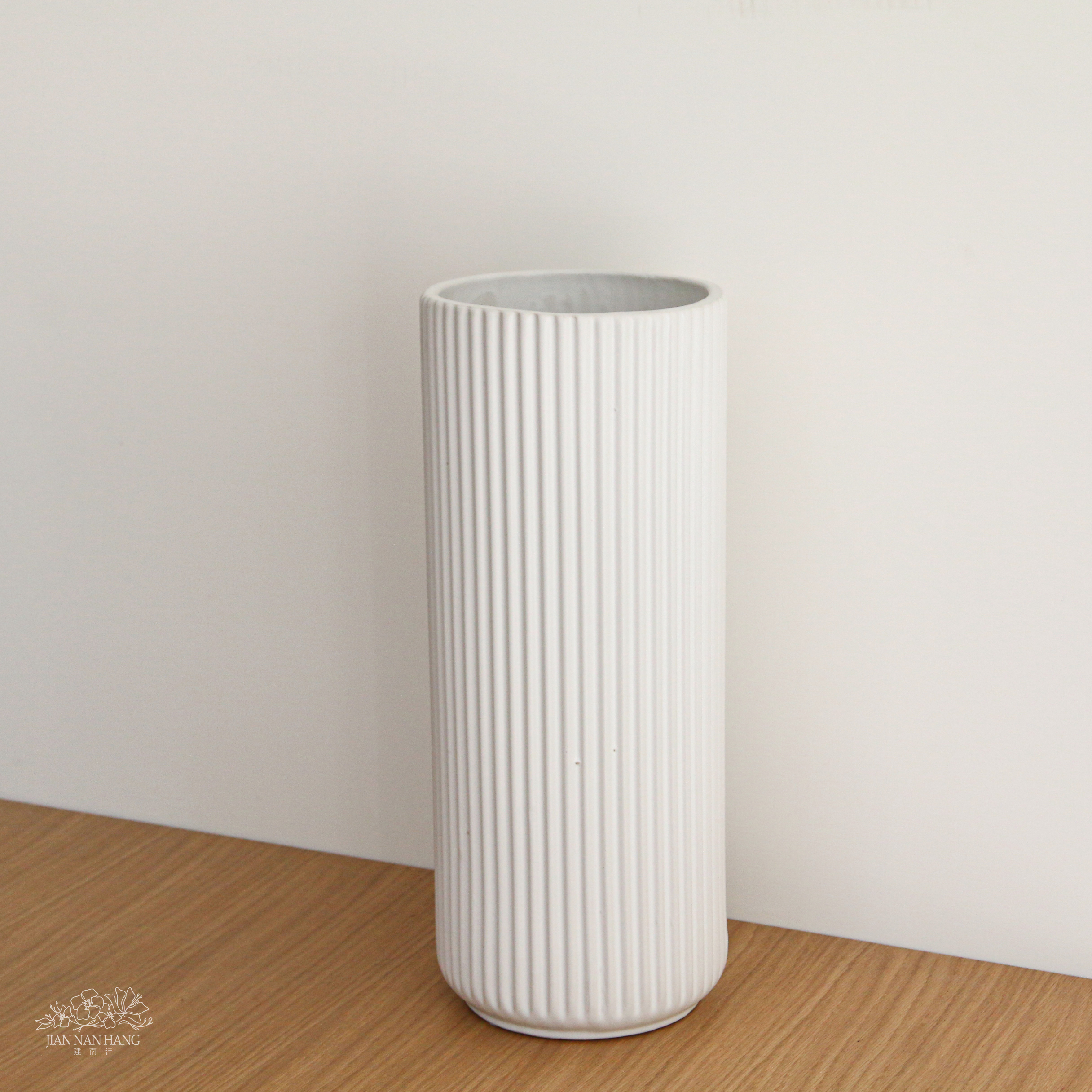 陶瓷花器 長筒豎紋啞光 白 2尺寸