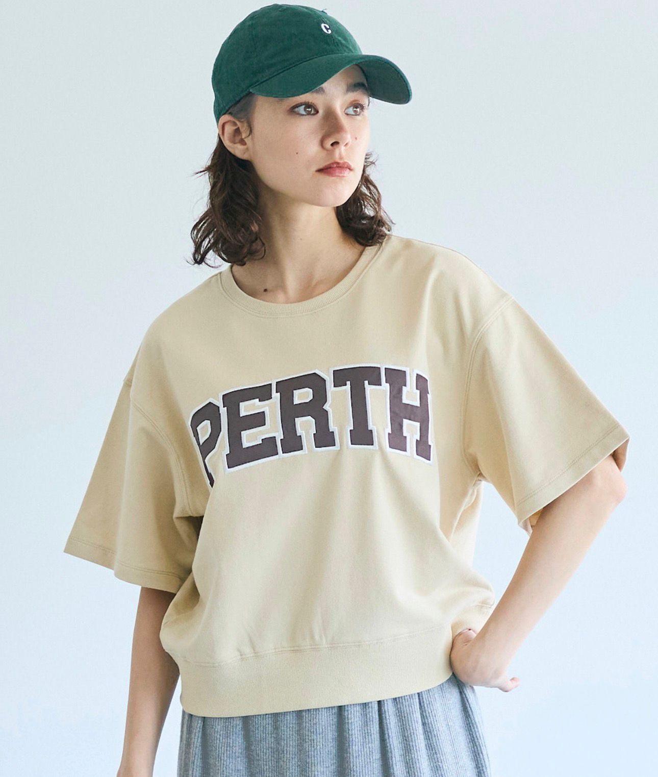 【預購】JN0124106 COCA PERTH 字母短袖上衣
