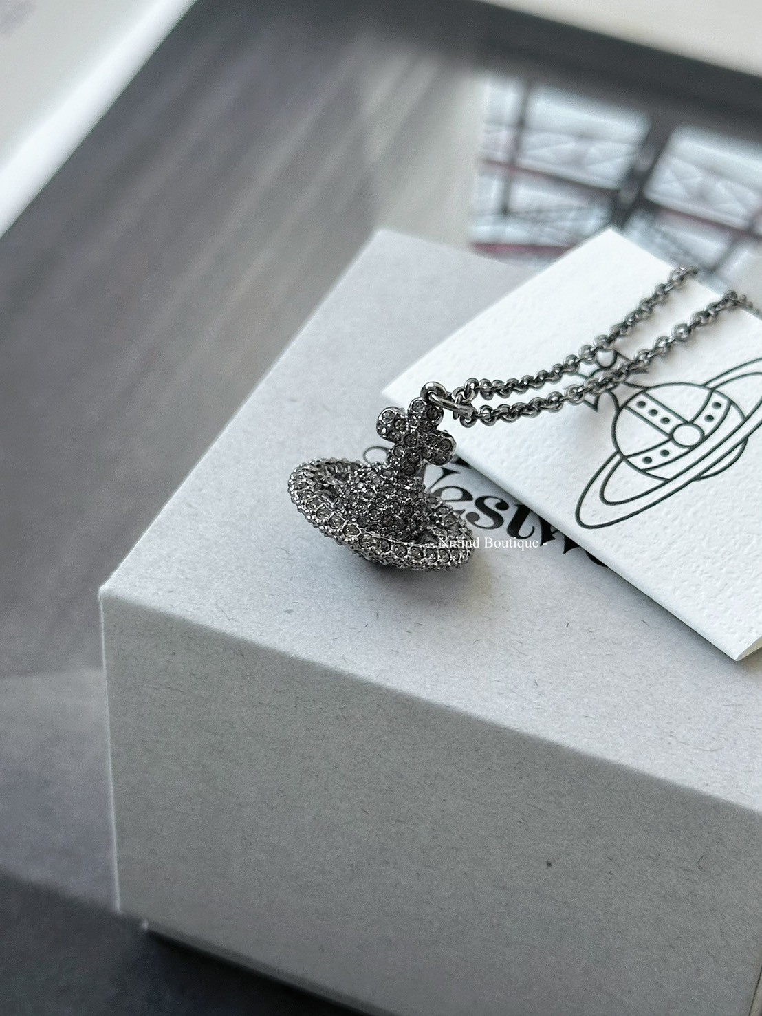 <好飾到✨> Vivienne Westwood Man. Grace 滿版黑鑽星球項鍊