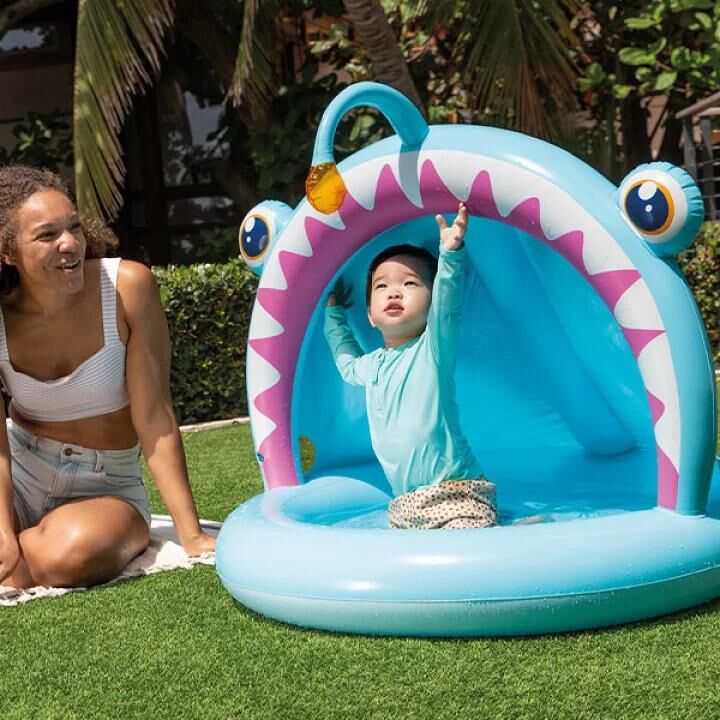 (現貨)🇯🇵 日本直送 夏天沙灘玩水 Unicorn獨角馬 / 鯊魚 防晒充氣遮篷 (2色)