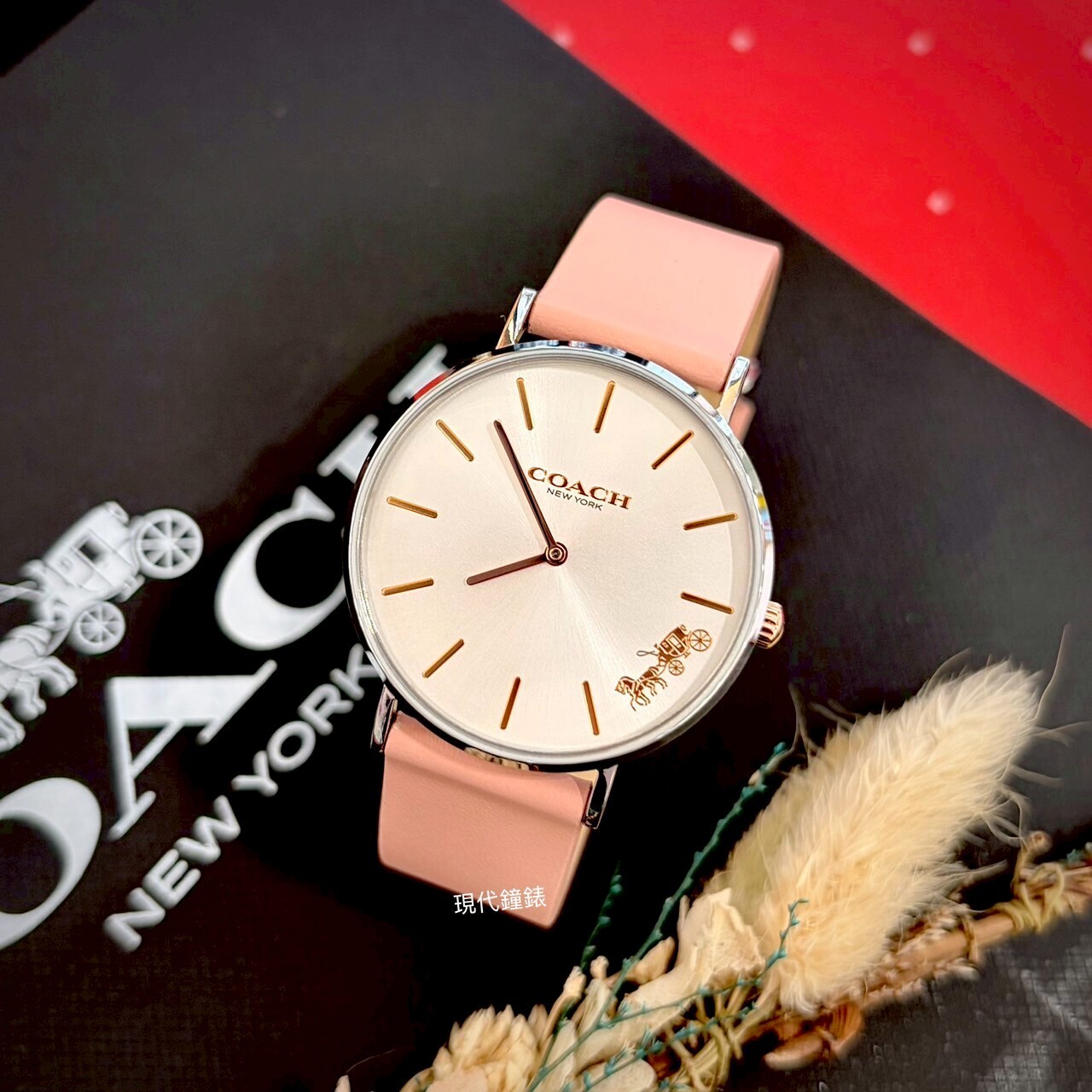 【COACH】COACH經典馬車皮帶款  銀X粉CO14503258  36mm 現代鐘錶