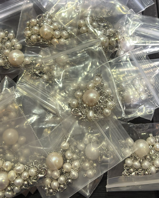 260124 - C42 天然白珍珠滿天星頸鏈