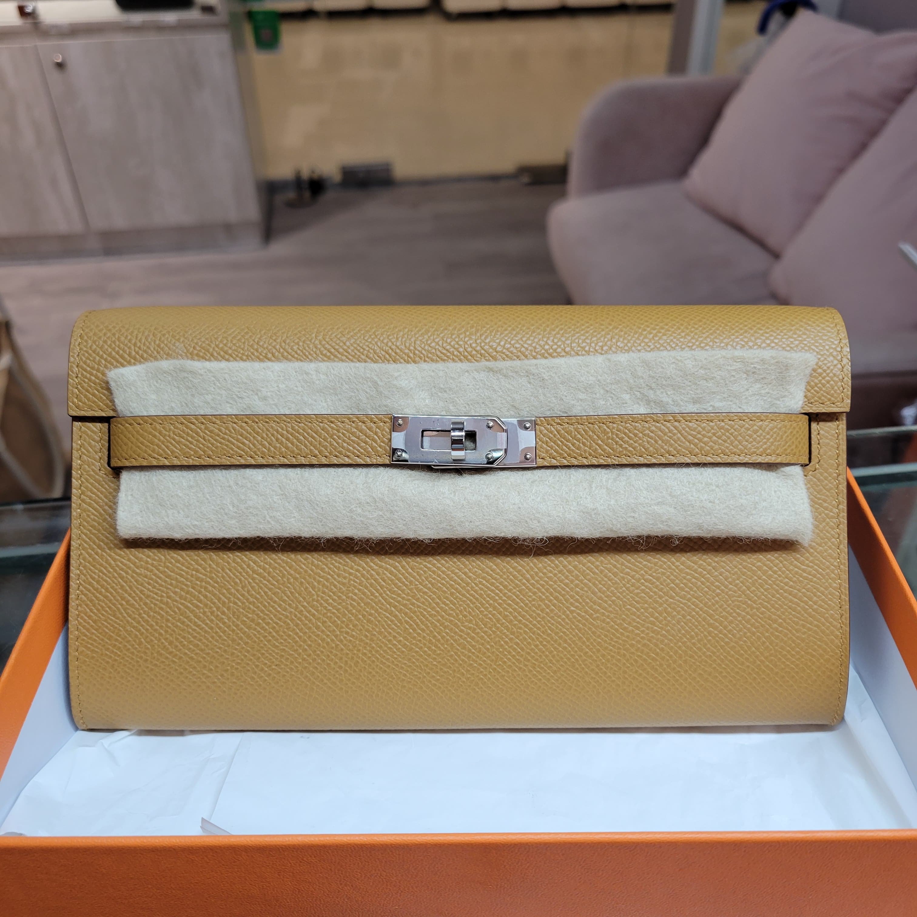 97% New Kelly to go Seasame CK epsom 芝麻色銀扣