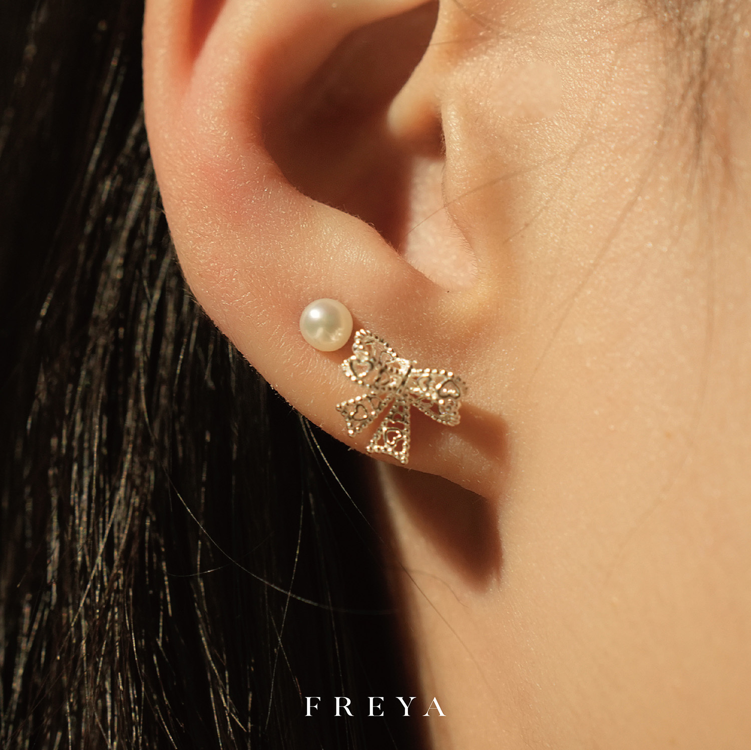 FREYA 蕾絲蝴蝶結耳釘