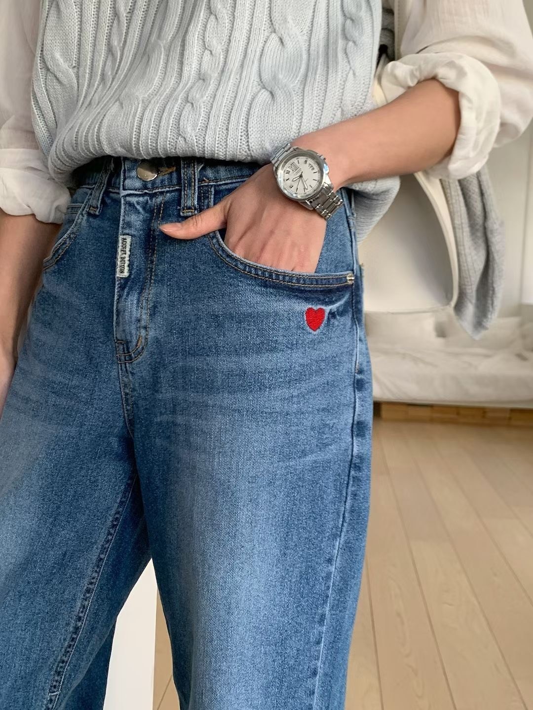 3005紅愛心刺繡直寬筒牛仔長褲