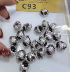 260124 - C93 14K金電鍍銀色黑鑽星星隔珠1粒