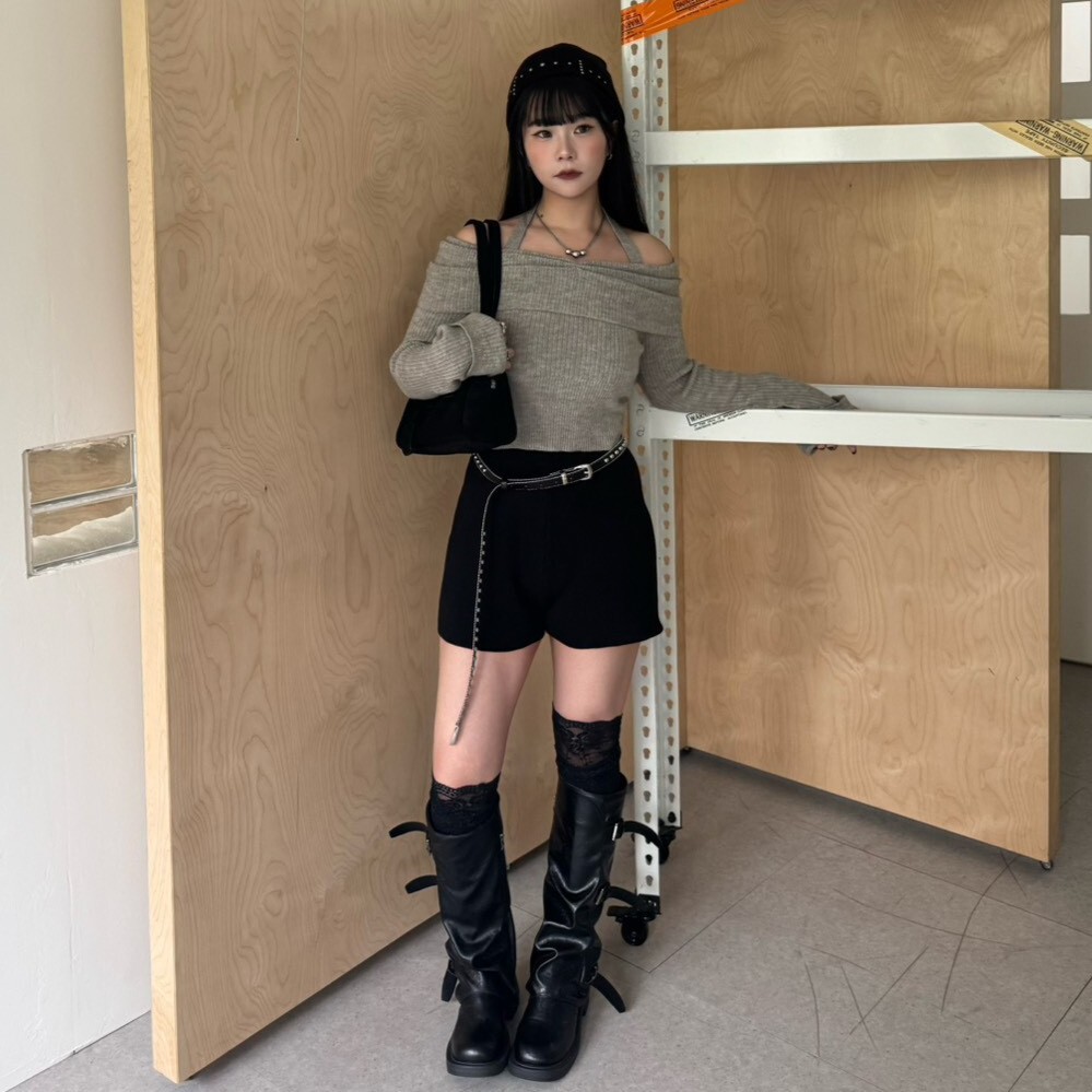 編織奇緣 厚針織坑條貼臀短褲