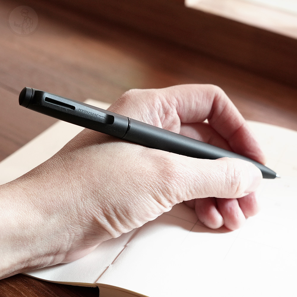 三菱 JETSTREAM Prime 原子筆：採用G2規格筆芯