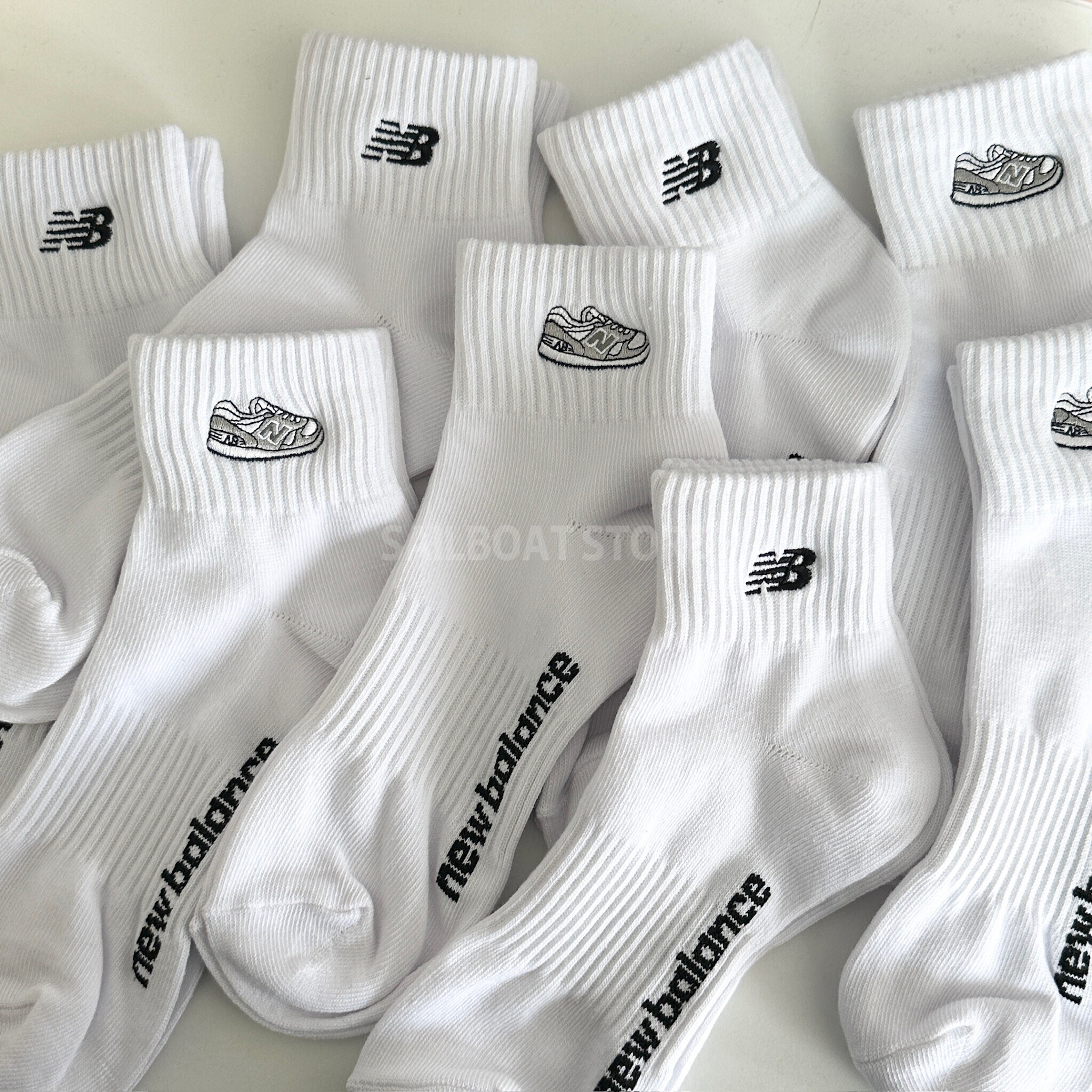 #預購 New Balance 刺繡標誌 經典白色短襪 兩入組