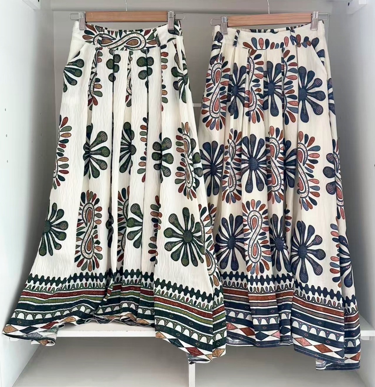 ELASTIC WAISTED FLOWER PRINTED LONG SKIRT