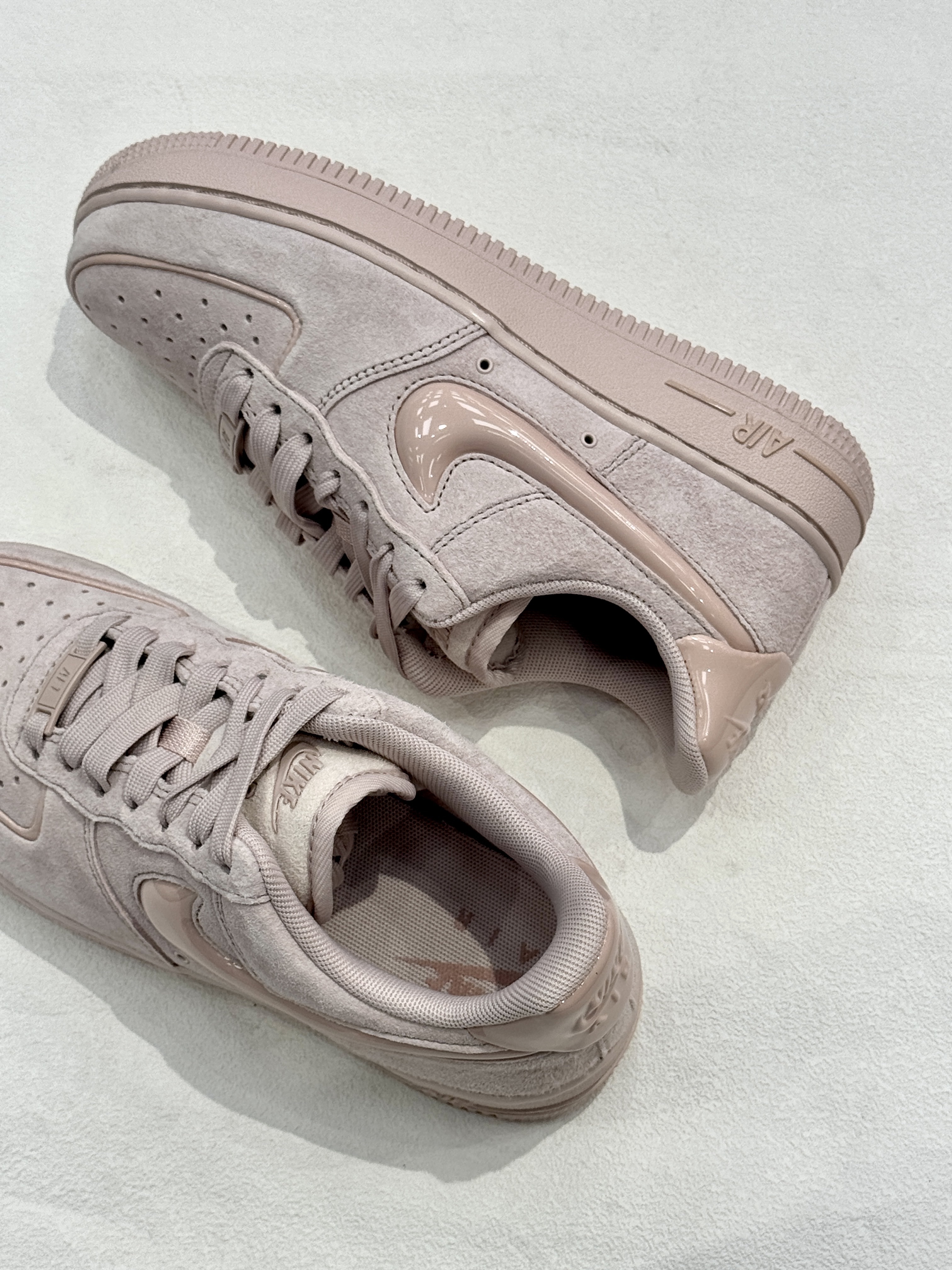 NIKE AIR FORCE 1 AF1 櫻花粉 淡粉 果凍勾勾 絨面 女鞋 HV4406-601 / 預購