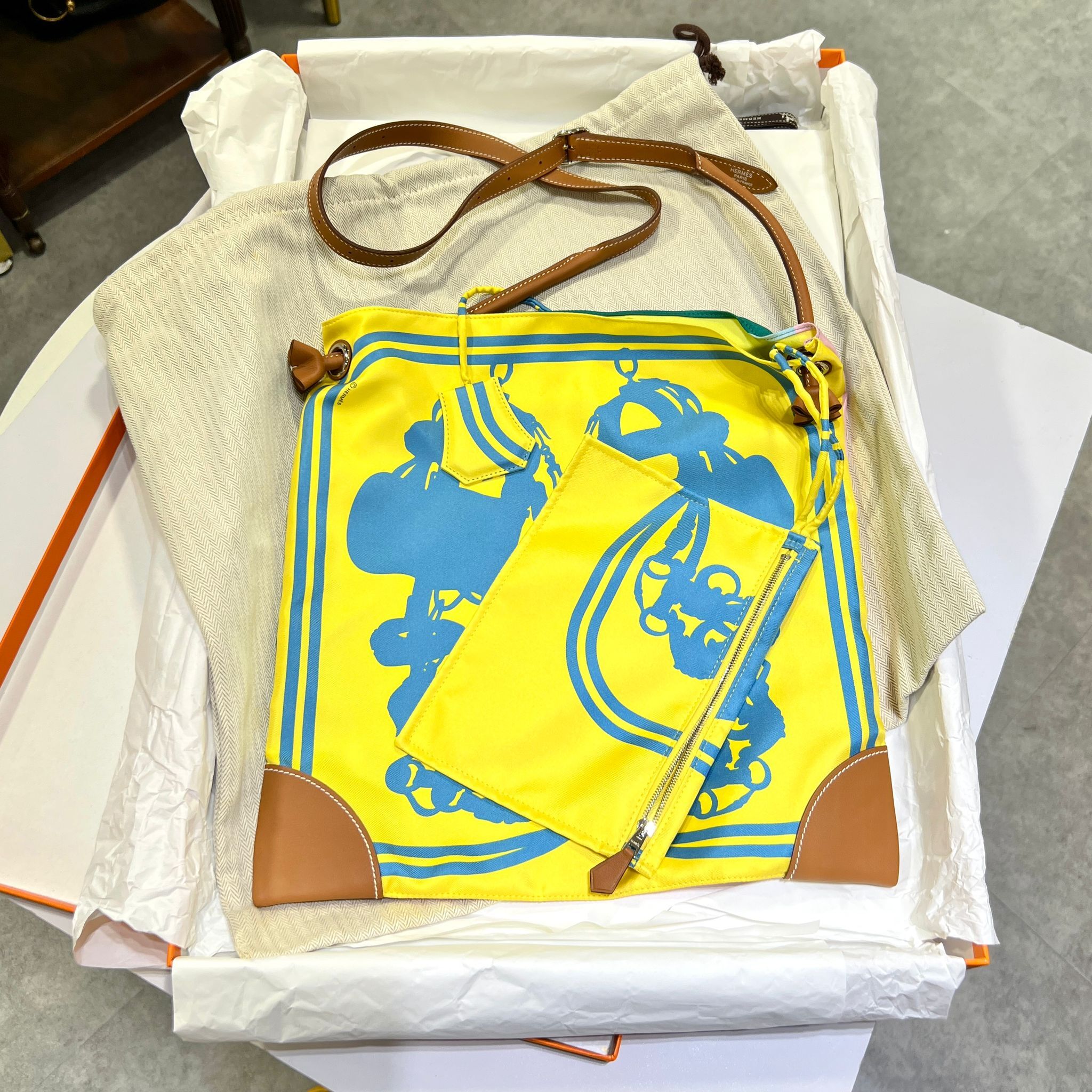 全新HERMES SHOULDER BAG SILKY CITY SILK PM D刻 黃色/藍色絲巾 #愛馬仕 #BRAND NEW #香榭站正品