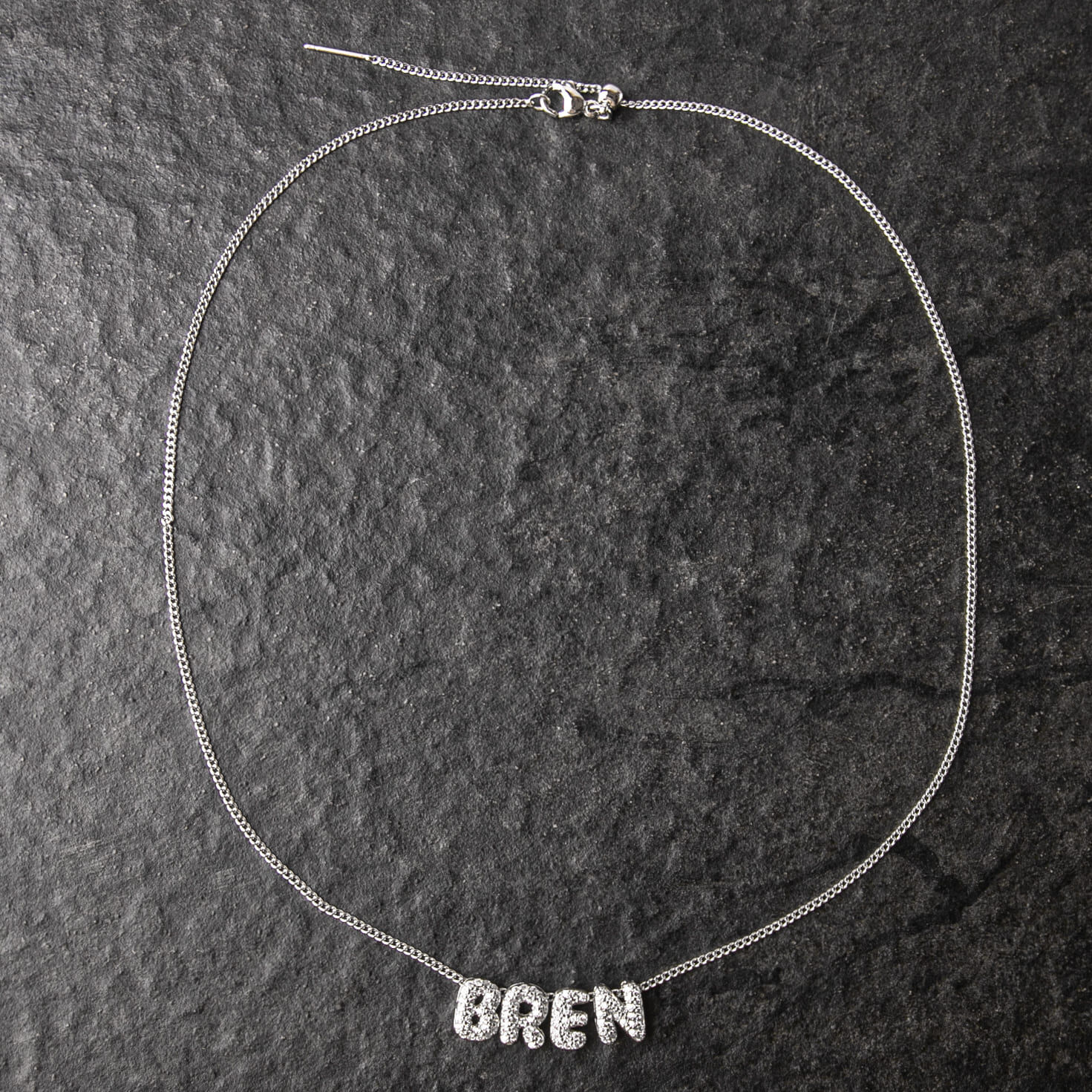 客製化滿鑲圓體字母項鍊