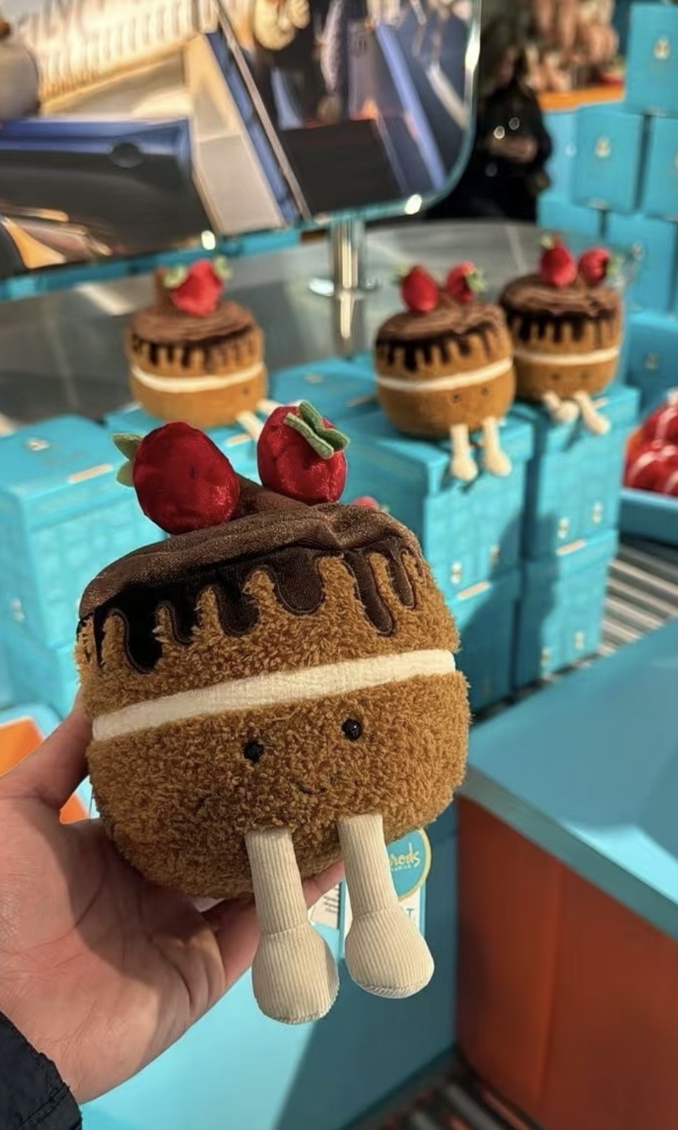 Jellycat London Harrods limited edition 朱古力士多啤梨生日蛋糕