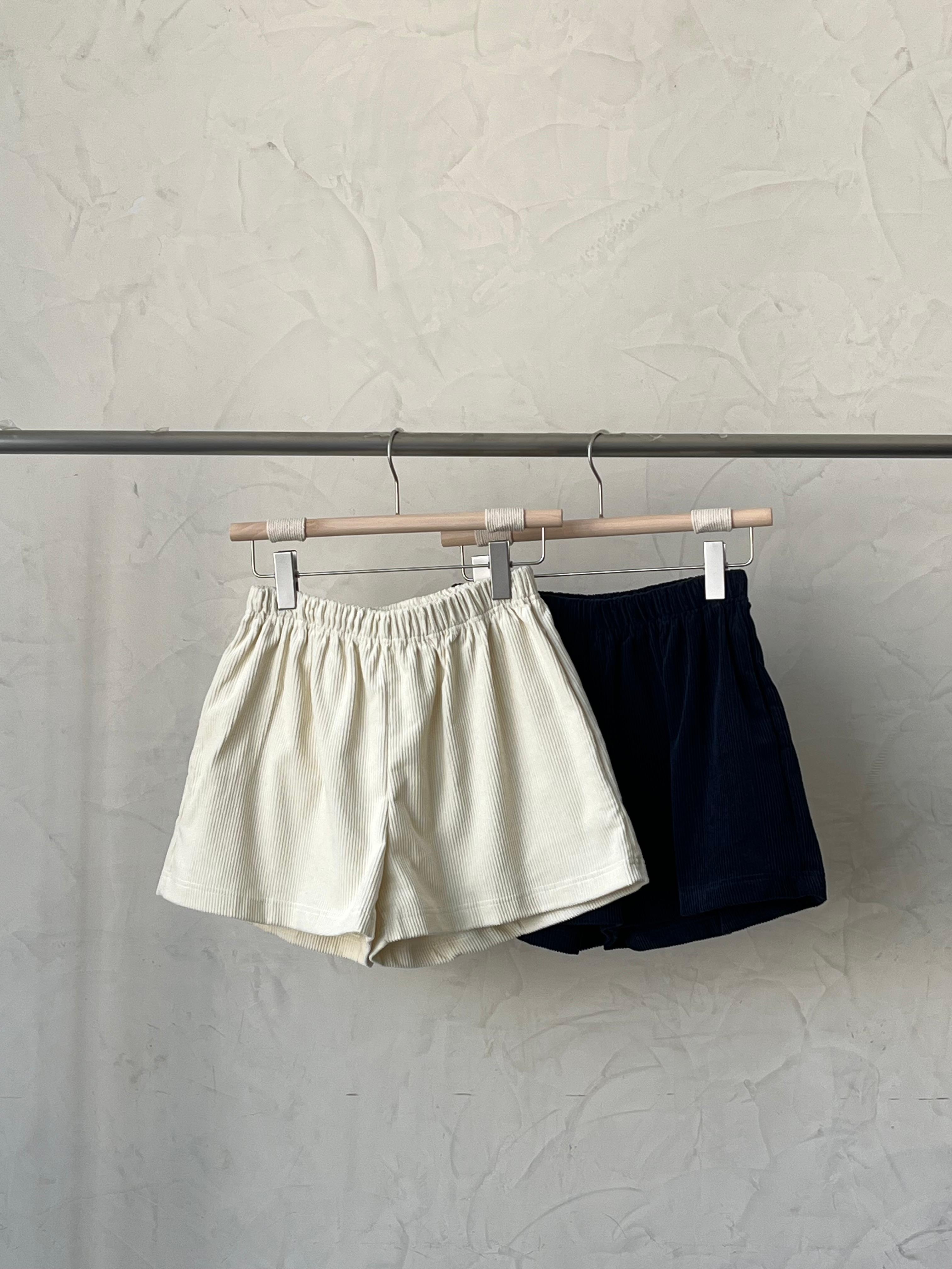 KR479 簡約純色燈芯絨短褲-2色