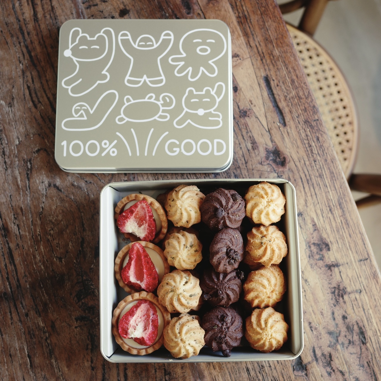 100% GOOD  四種餅乾小塔鐵盒