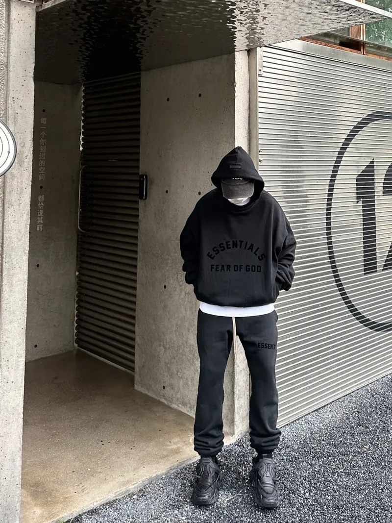 FOG ESSENTIALS  膠印小標 口袋膠印Logo  全黑束口衛褲 長褲