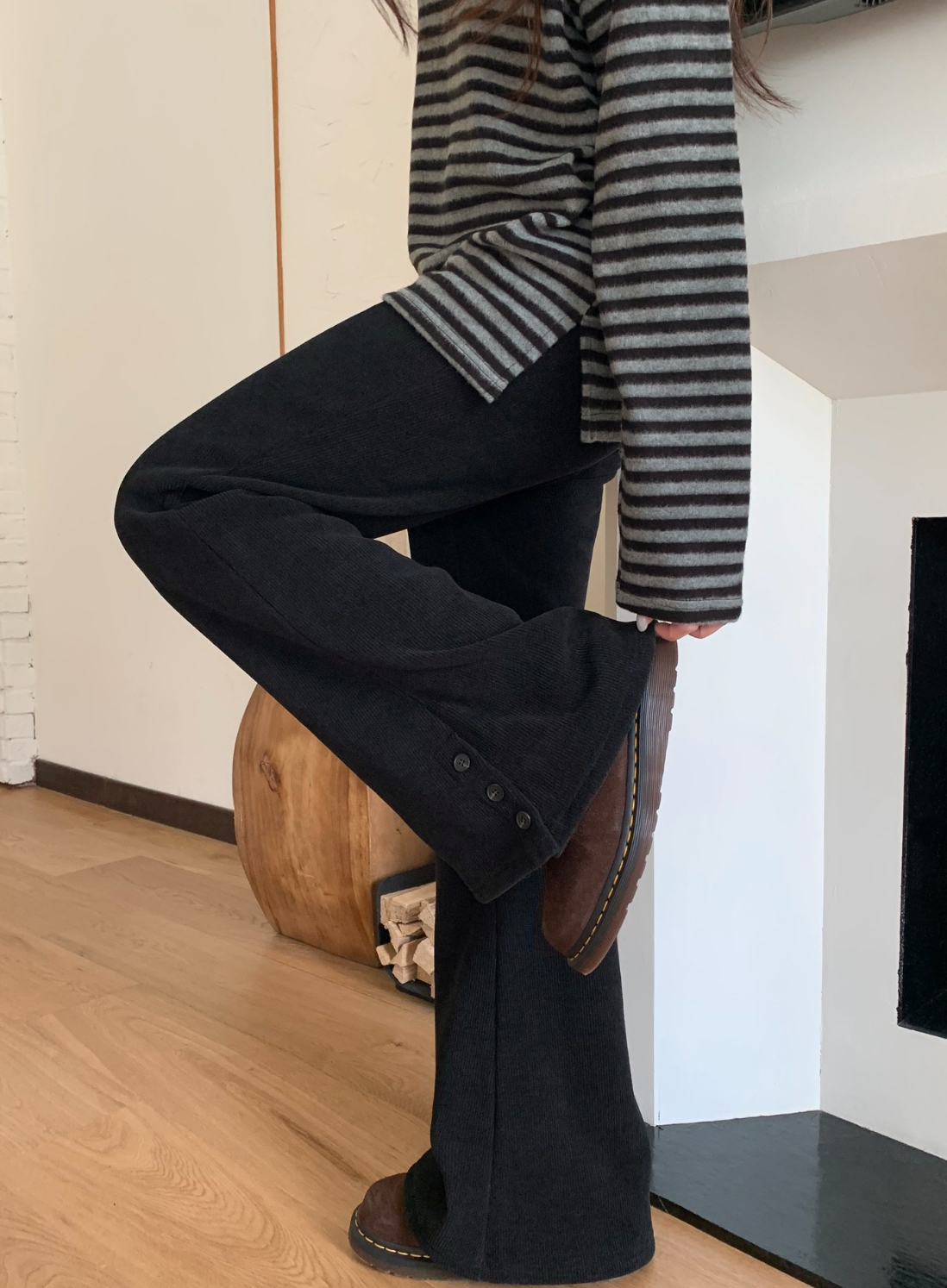 #228N692 -5kg 收藏肉肉，鈕扣小喇叭絨毛褲