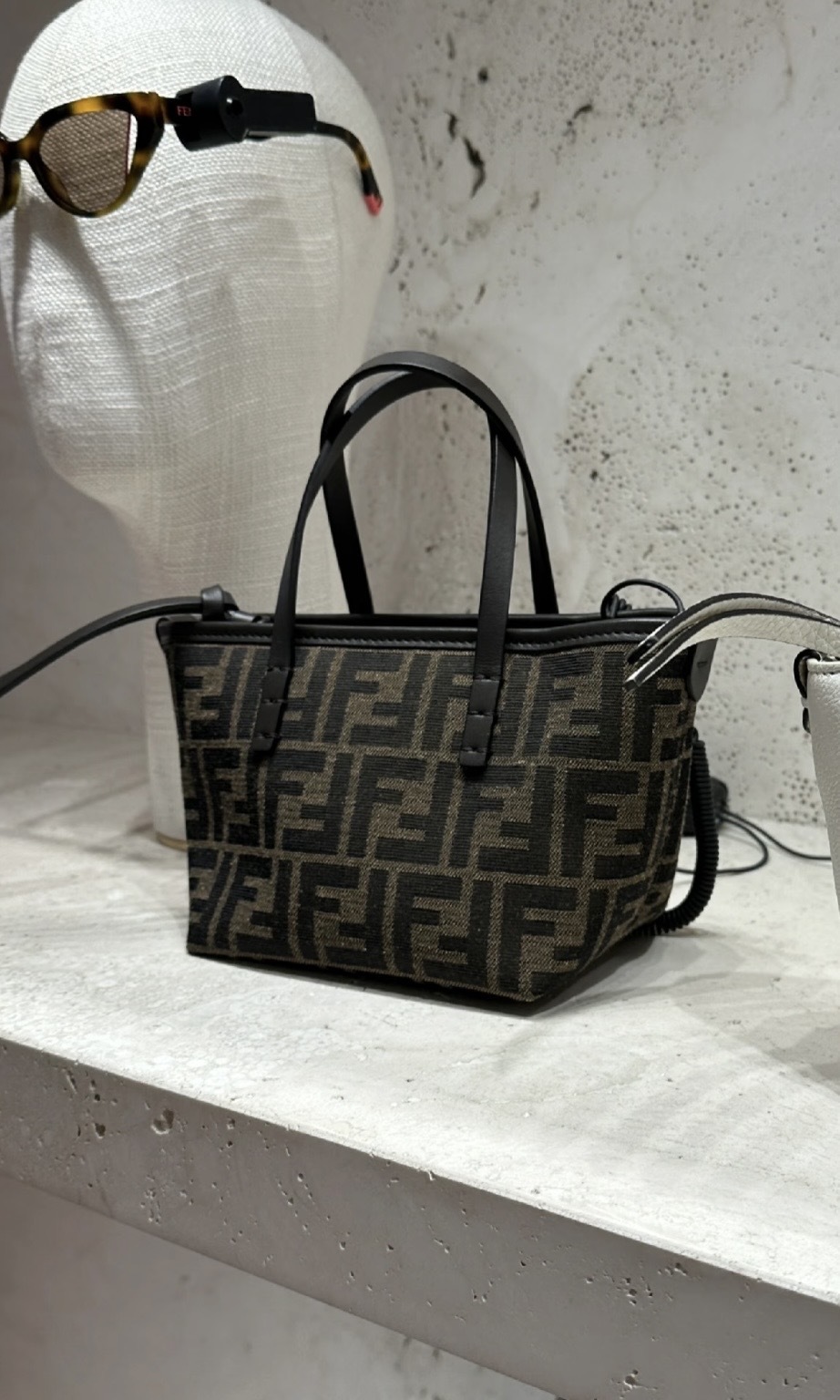 FENDI FF Roll 棕色迷你Tote Bag