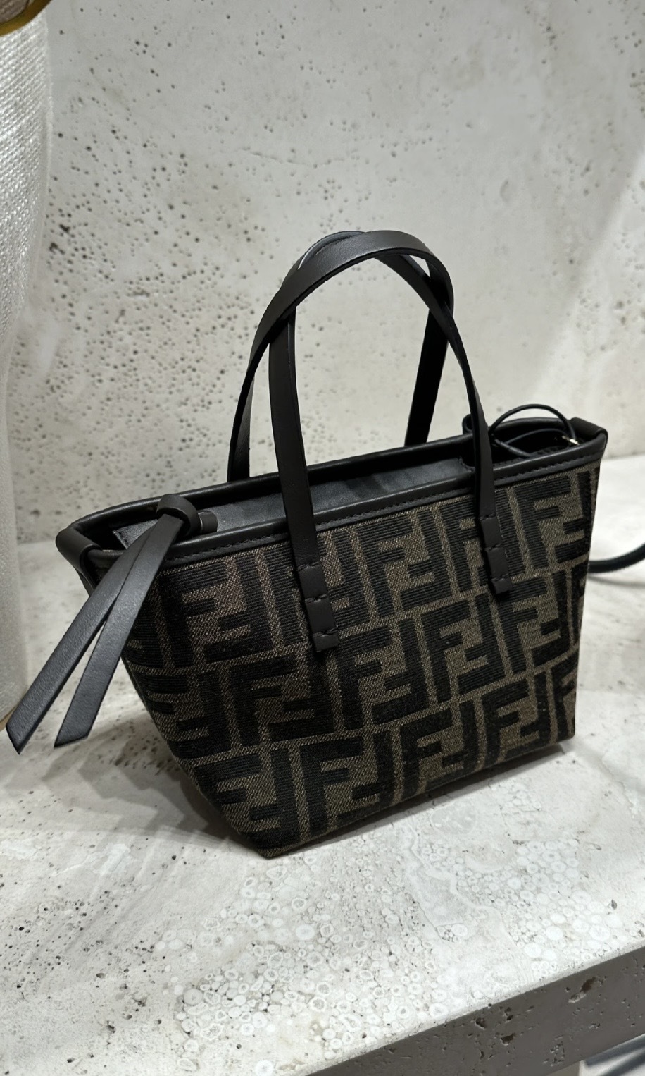 FENDI FF Roll 棕色迷你Tote Bag
